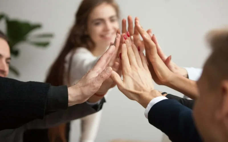 equipo-unido-por-coaching-organizacional-1024×612 equipo-unido-por-coaching-organizacional-1024x612